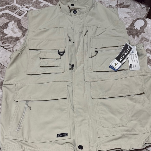 NWT COLUMBIA TITANIUM OMNI-DRY VENTURE VEST - Picture 1 of 7